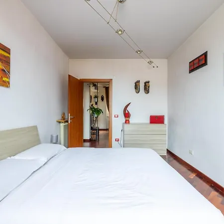 Smart Downtown Apartment